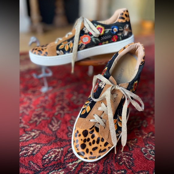 🎉H-P🎉 JOHNNY WAS Olivia Leopard Floral Women’s Embroidered Sneakers Comfy Sz 7 - Picture 10 of 16